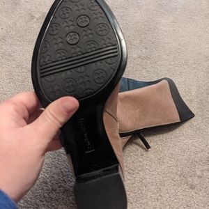 Naturalizer knee high boots never worn